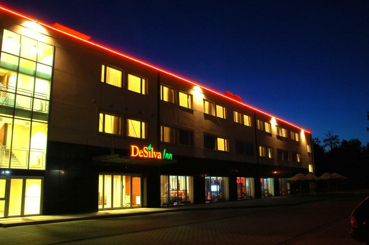 Desilva Inn Katowice Airport Пирзовице Экстерьер фото